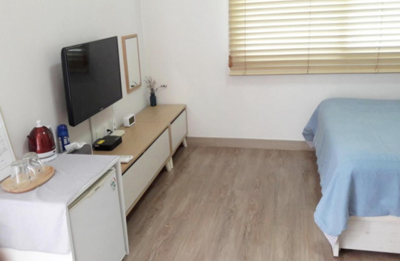 Moon Forest Guesthouse Чеджу Екстериор снимка
