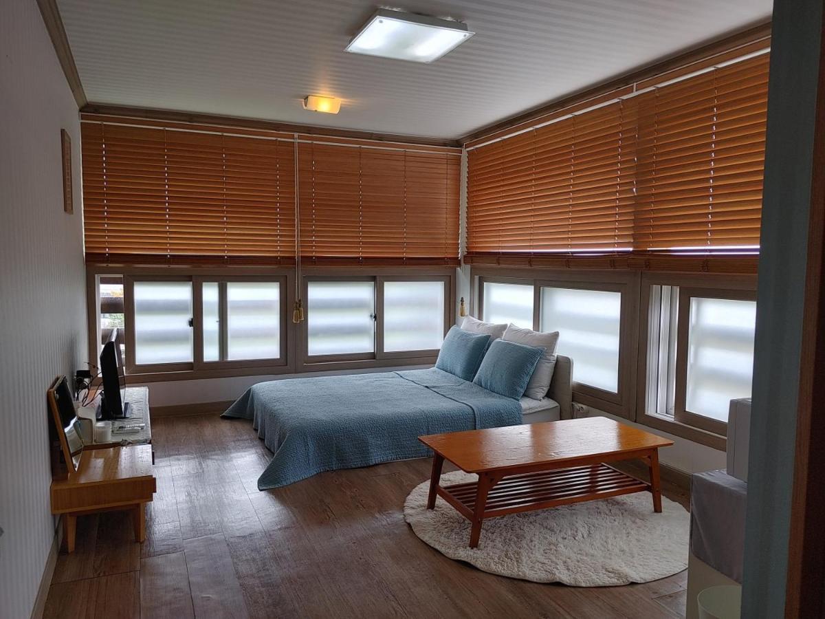 Moon Forest Guesthouse Чеджу Екстериор снимка