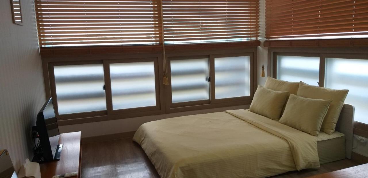 Moon Forest Guesthouse Чеджу Екстериор снимка
