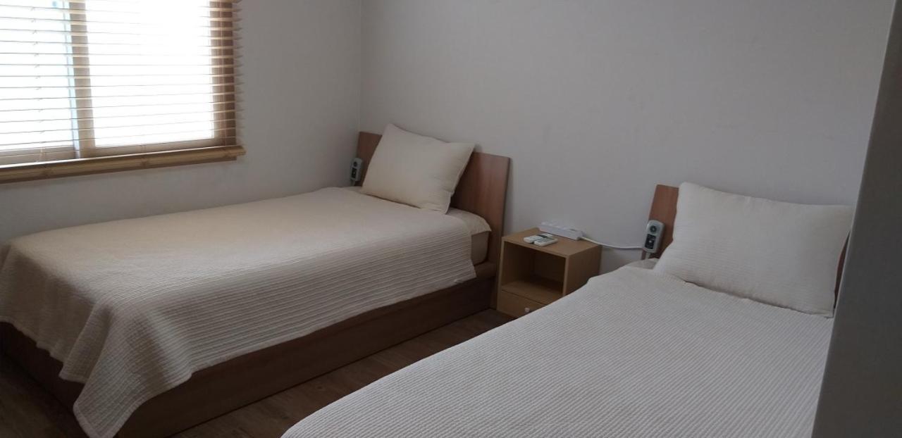 Moon Forest Guesthouse Чеджу Екстериор снимка