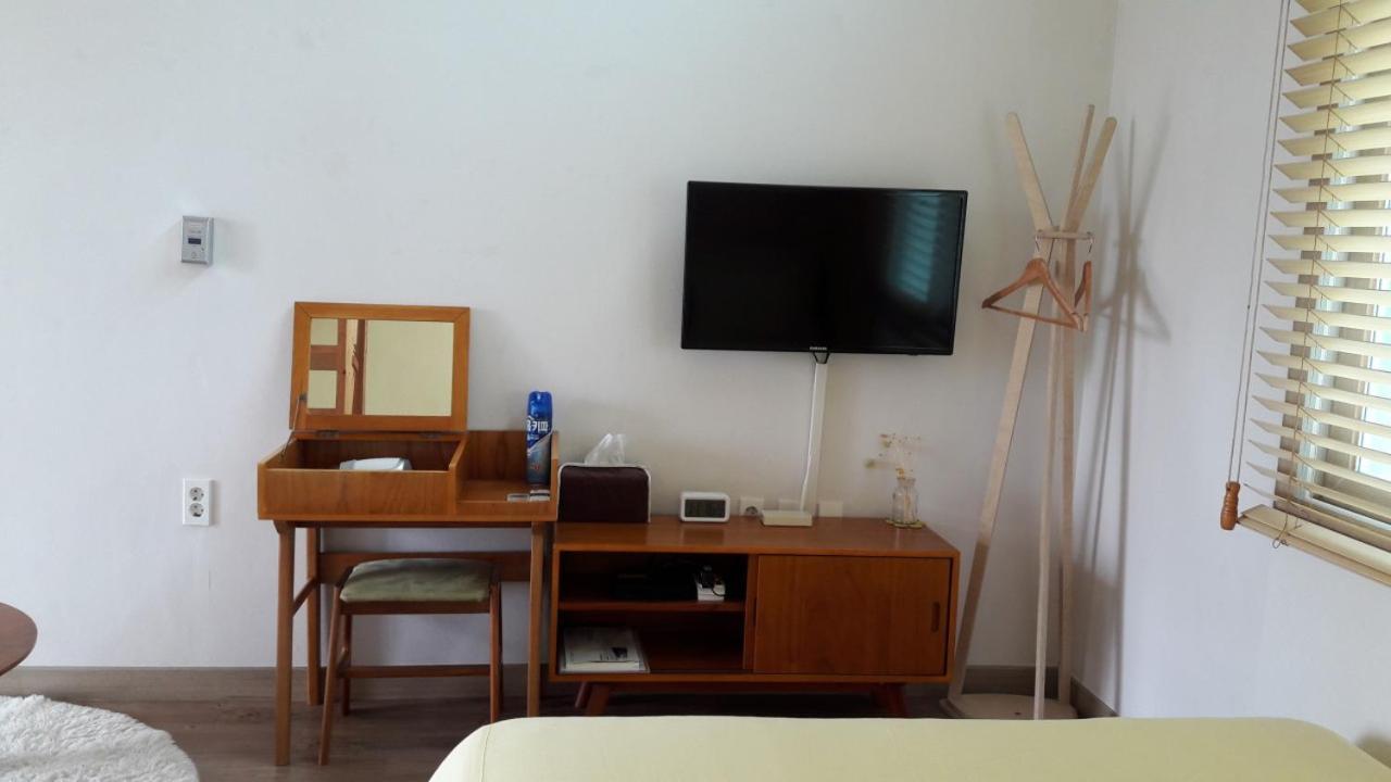Moon Forest Guesthouse Чеджу Екстериор снимка