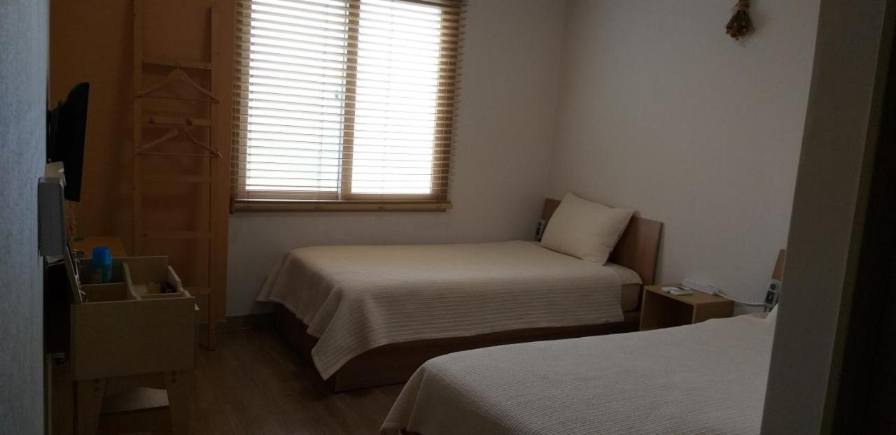 Moon Forest Guesthouse Чеджу Екстериор снимка
